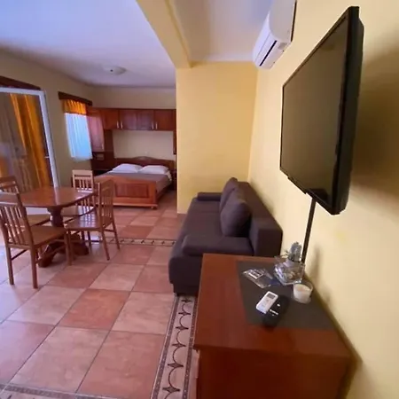 Ara-lekaj Apartment *