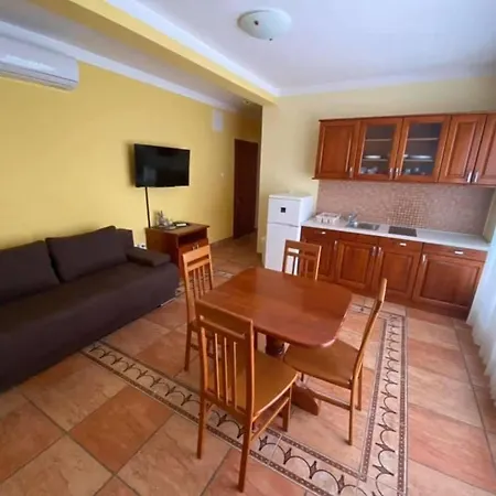 Ara-lekaj Apartment *