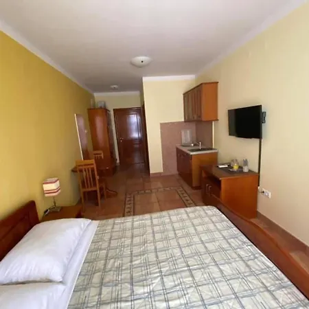 Ara-lekaj Apartment